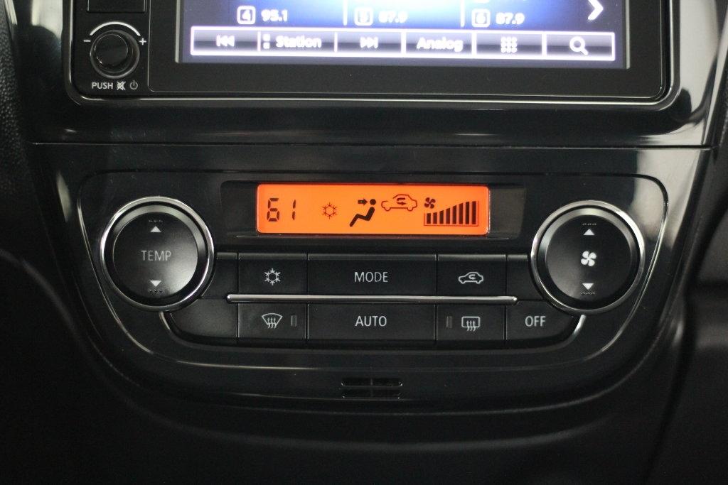 Mitsubishi Mirage ES CVT 2024