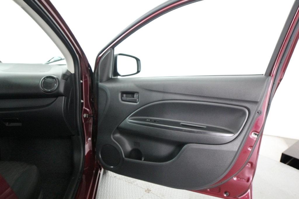 Mitsubishi Mirage ES CVT 2024