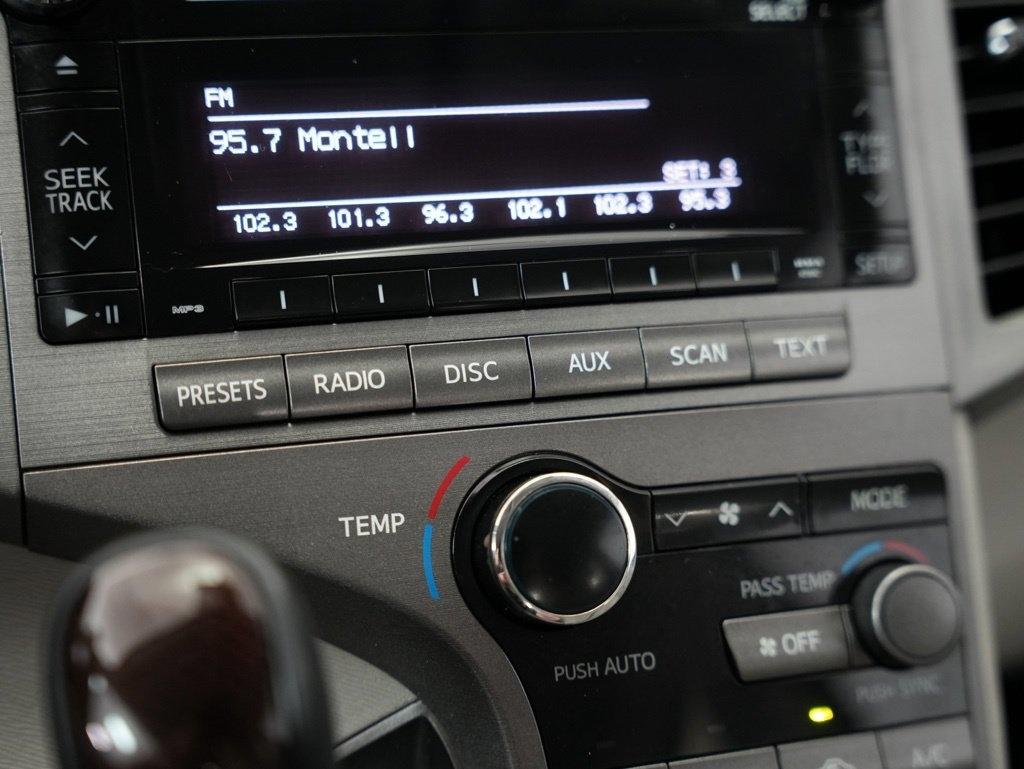 Toyota Venza 4dr Wgn I4 FWD XLE (Natl) 2012