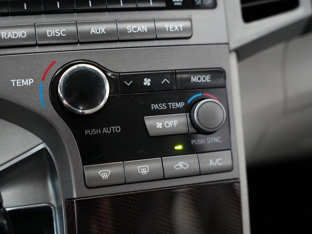 Toyota Venza 4dr Wgn I4 FWD XLE (Natl) 2012