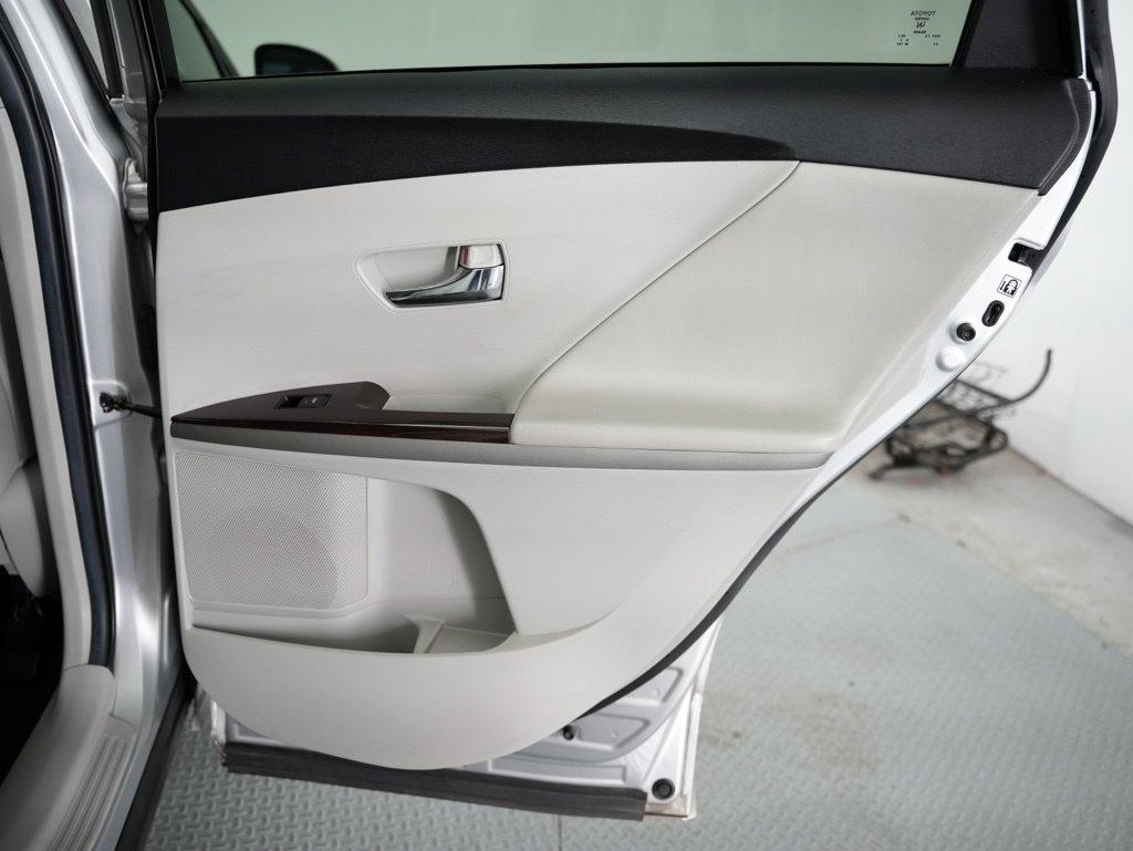 Toyota Venza 4dr Wgn I4 FWD XLE (Natl) 2012
