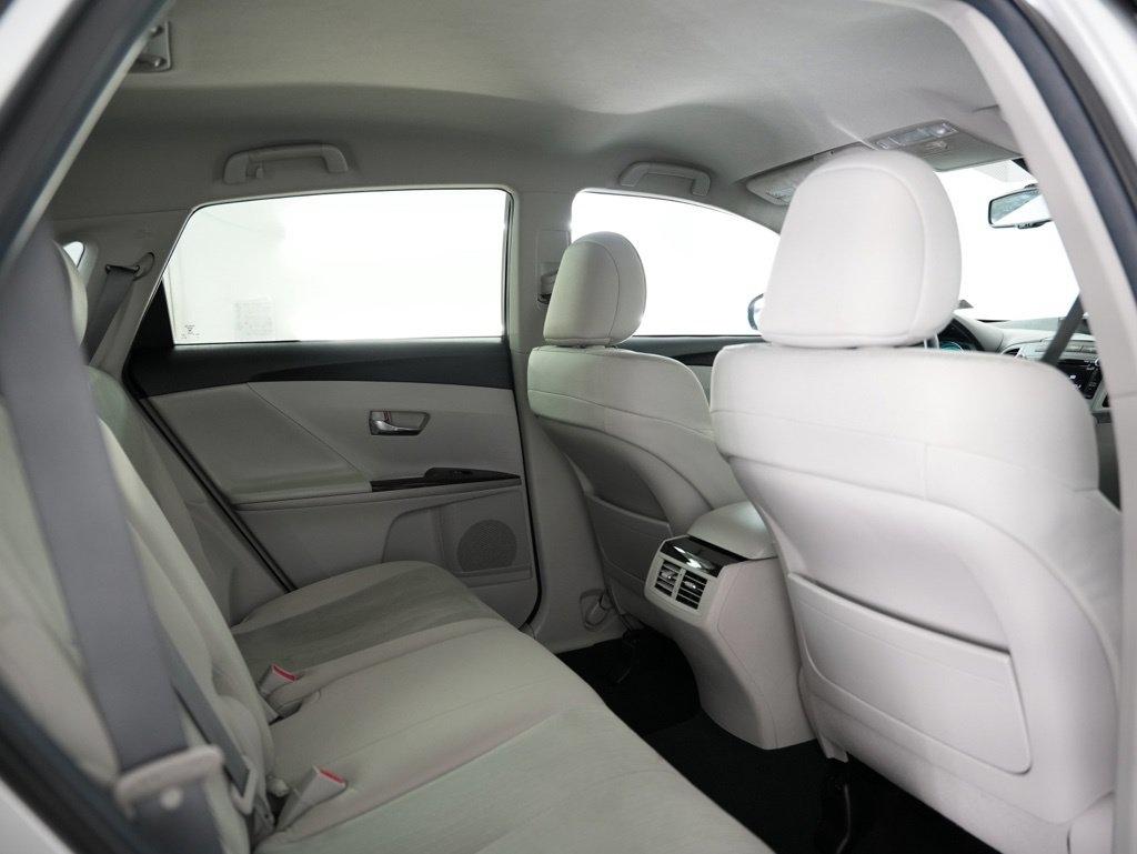 Toyota Venza 4dr Wgn I4 FWD XLE (Natl) 2012