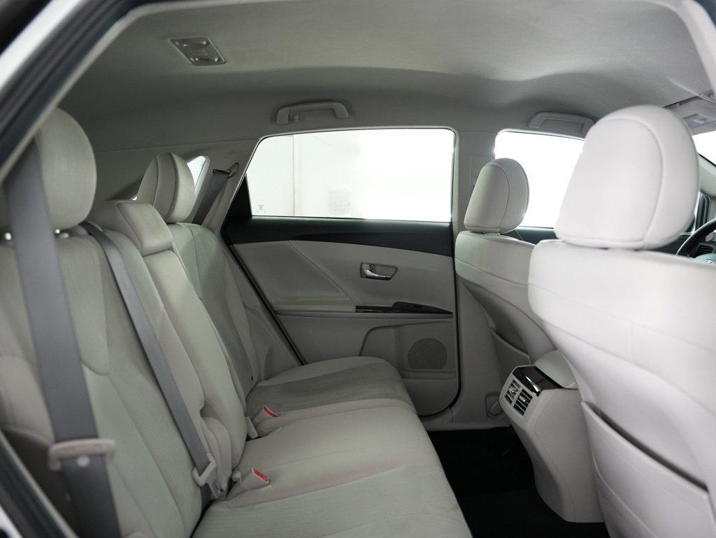 Toyota Venza 4dr Wgn I4 FWD XLE (Natl) 2012