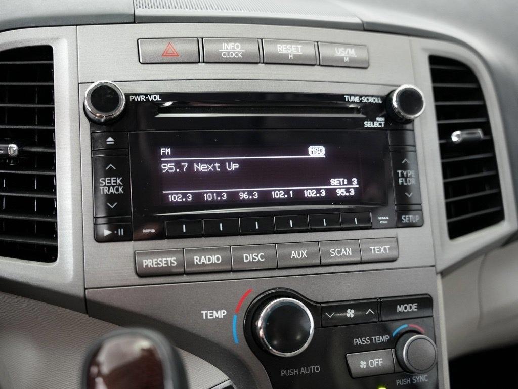 Toyota Venza 4dr Wgn I4 FWD XLE (Natl) 2012