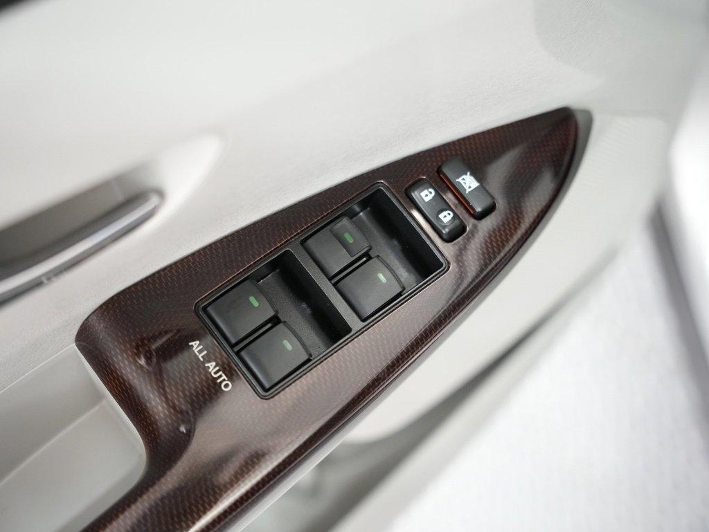 Toyota Venza 4dr Wgn I4 FWD XLE (Natl) 2012
