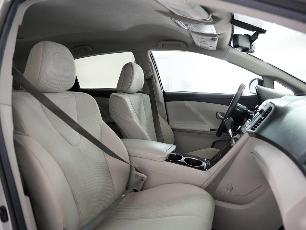 Toyota Venza 4dr Wgn I4 FWD XLE (Natl) 2012