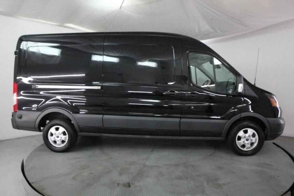 Ford Transit Van T-250 148" Med Rf 9000 GVWR Sliding RH Dr 2017
