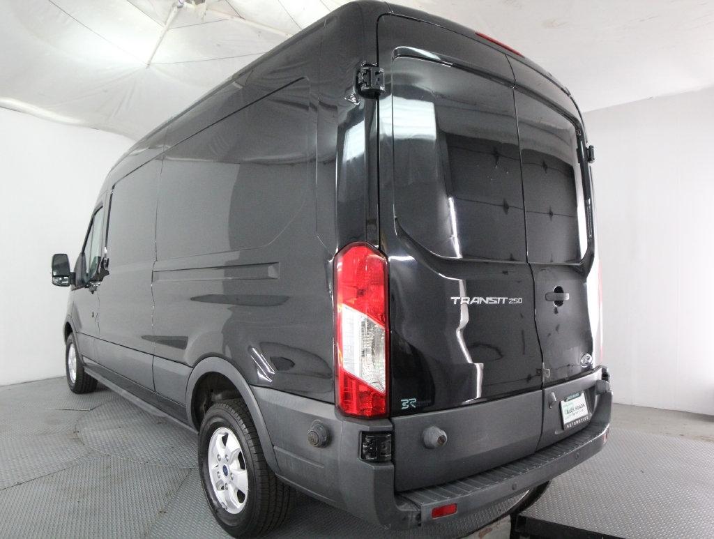 Ford Transit Van T-250 148" Med Rf 9000 GVWR Sliding RH Dr 2017