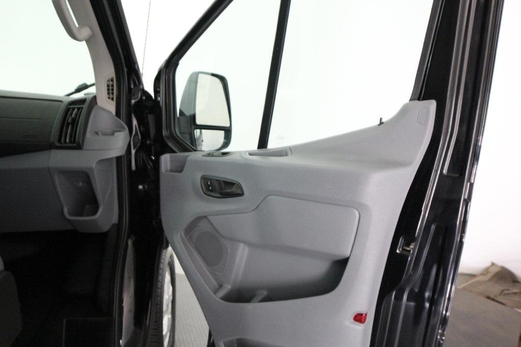 Ford Transit Van T-250 148" Med Rf 9000 GVWR Sliding RH Dr 2017