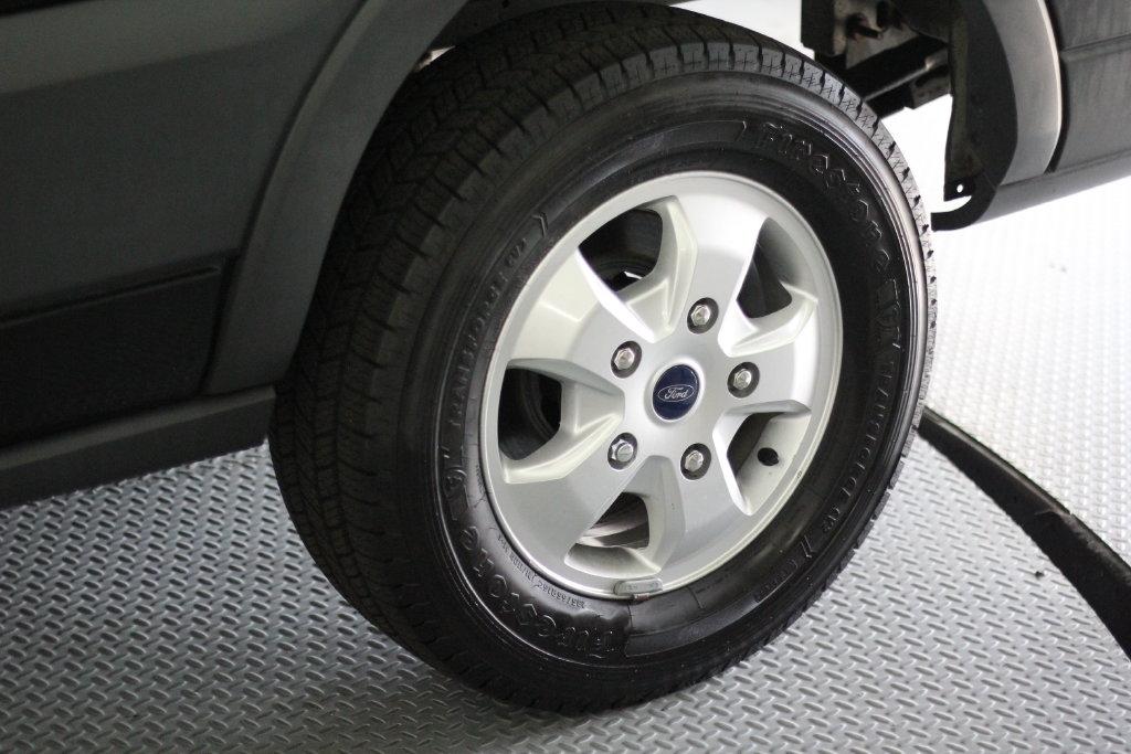 Ford Transit Van T-250 148" Med Rf 9000 GVWR Sliding RH Dr 2017
