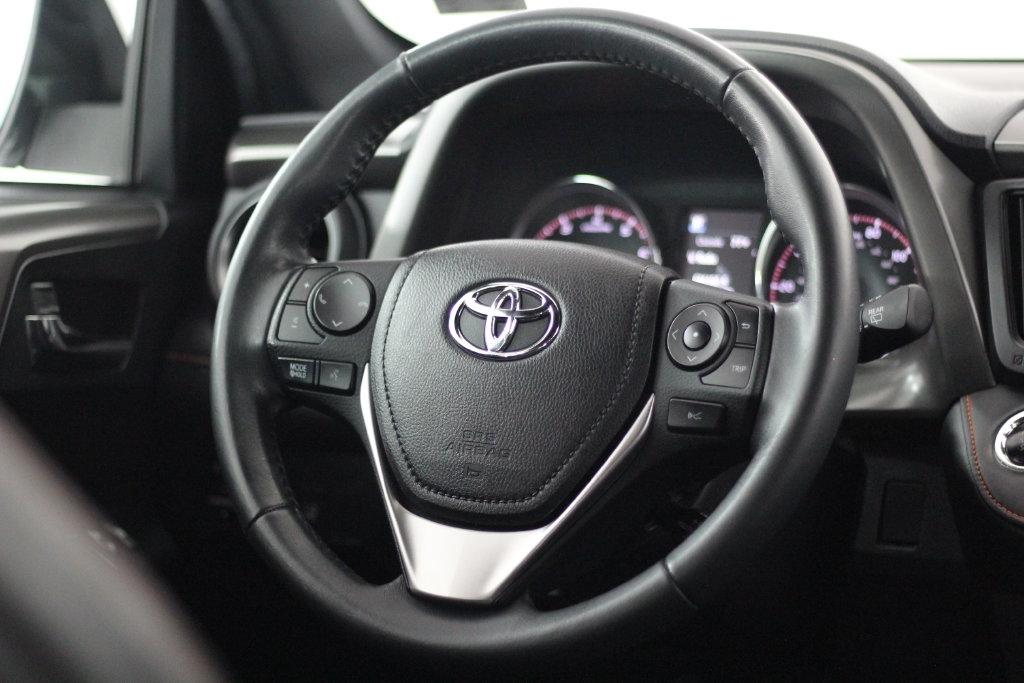 Toyota RAV4 SE AWD (Natl) 2017