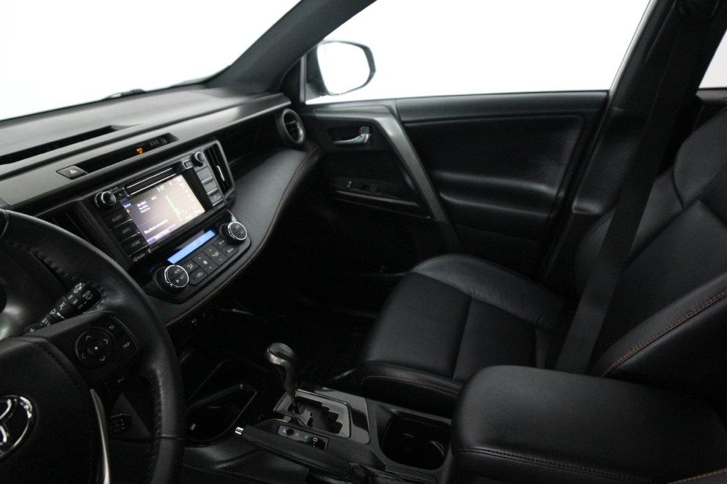 Toyota RAV4 SE AWD (Natl) 2017