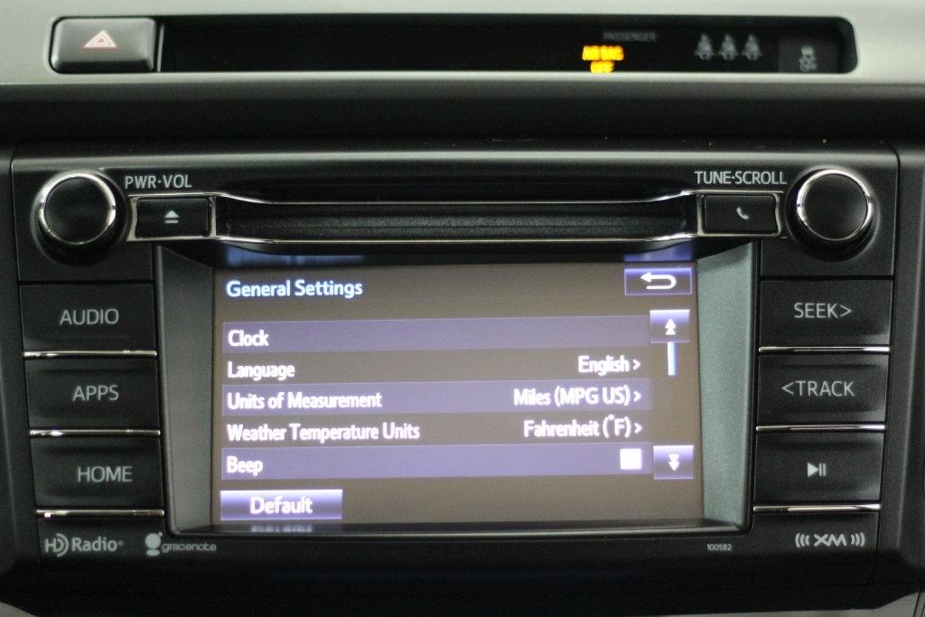 Toyota RAV4 SE AWD (Natl) 2017