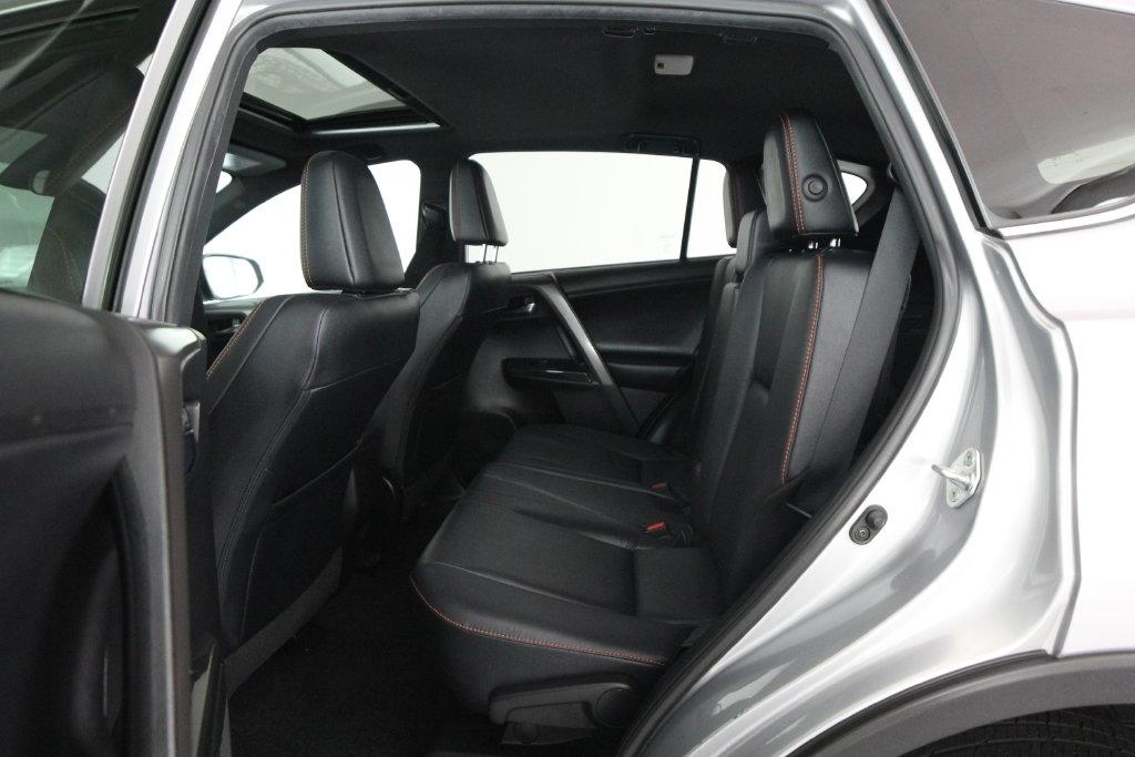 Toyota RAV4 SE AWD (Natl) 2017
