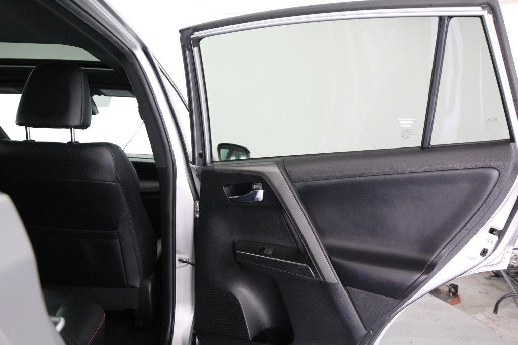 Toyota RAV4 SE AWD (Natl) 2017