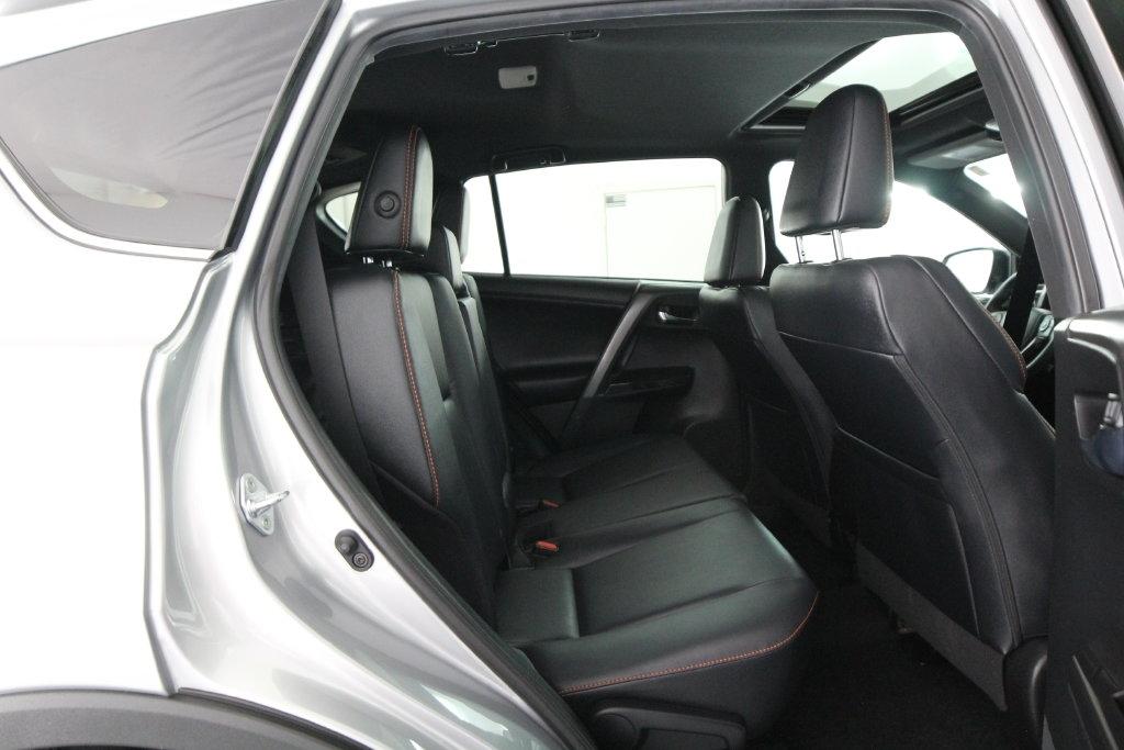 Toyota RAV4 SE AWD (Natl) 2017