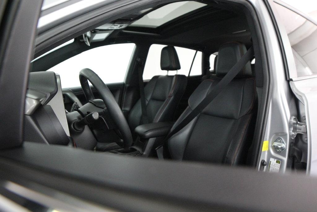 Toyota RAV4 SE AWD (Natl) 2017
