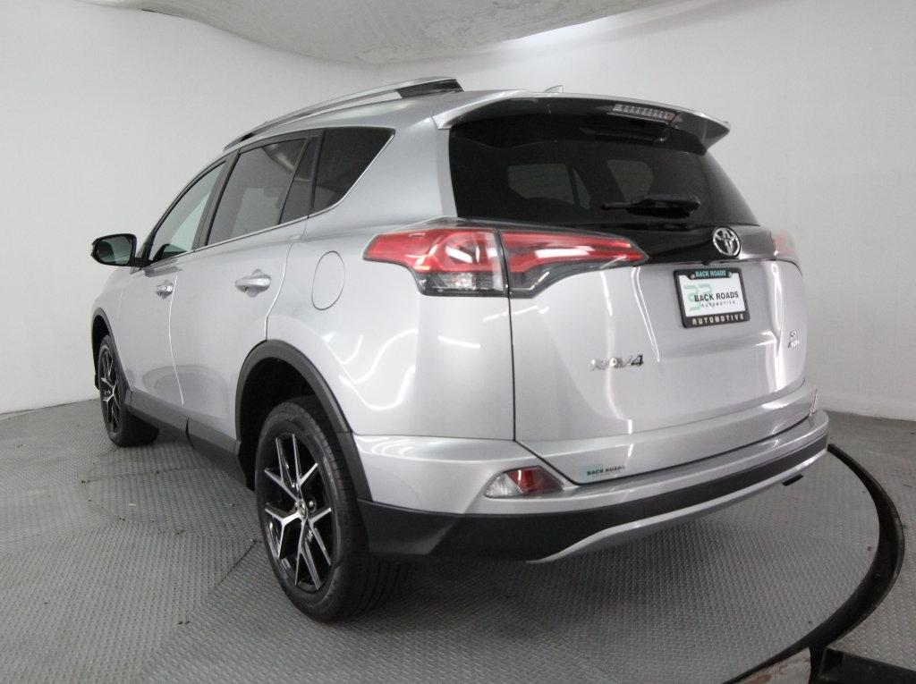 Toyota RAV4 SE AWD (Natl) 2017
