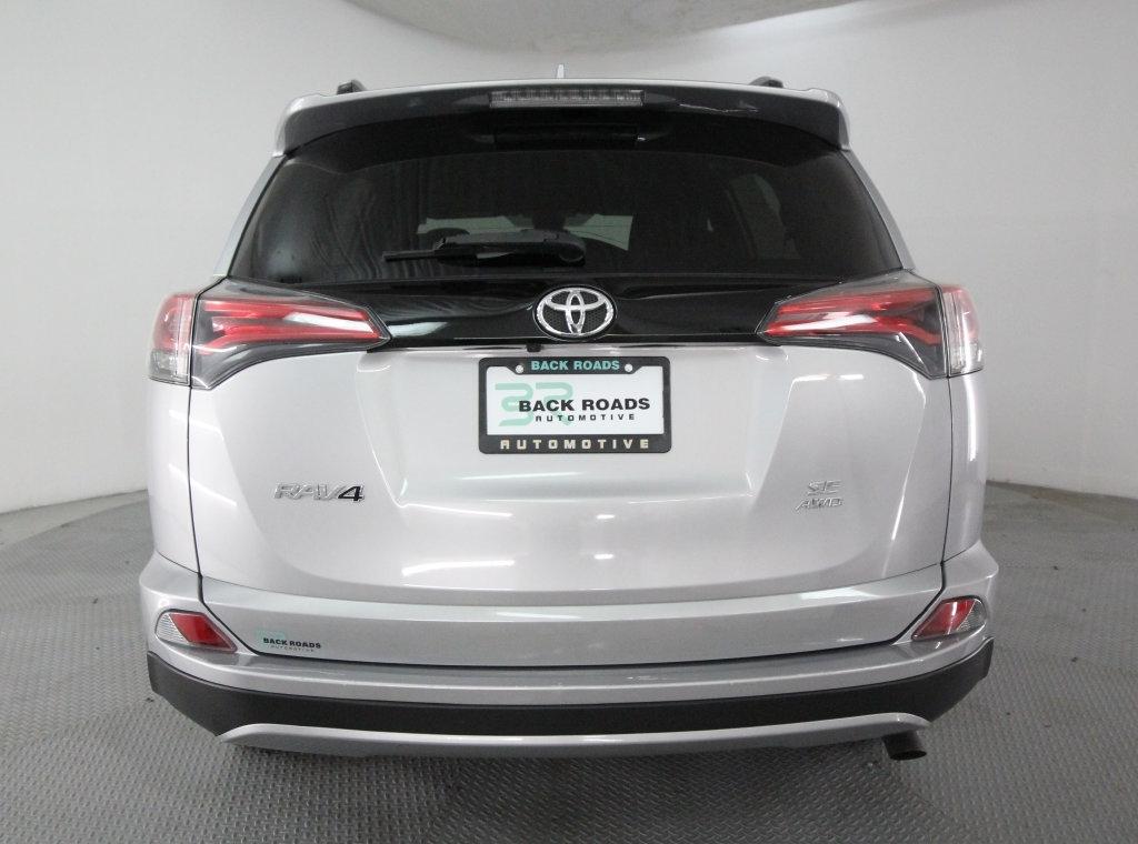Toyota RAV4 SE AWD (Natl) 2017