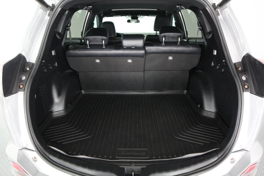Toyota RAV4 SE AWD (Natl) 2017