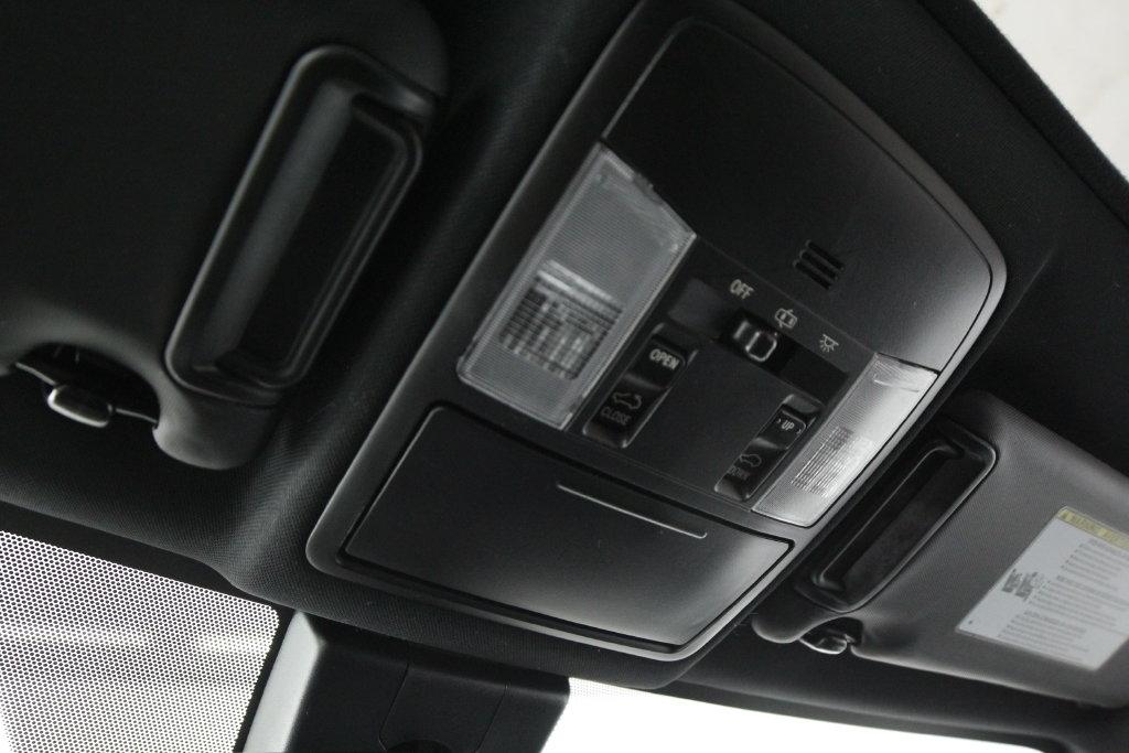 Toyota RAV4 SE AWD (Natl) 2017