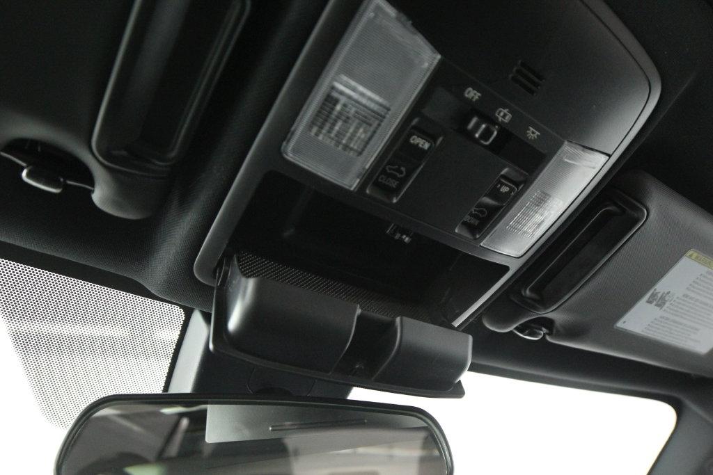 Toyota RAV4 SE AWD (Natl) 2017