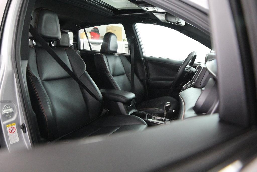Toyota RAV4 SE AWD (Natl) 2017