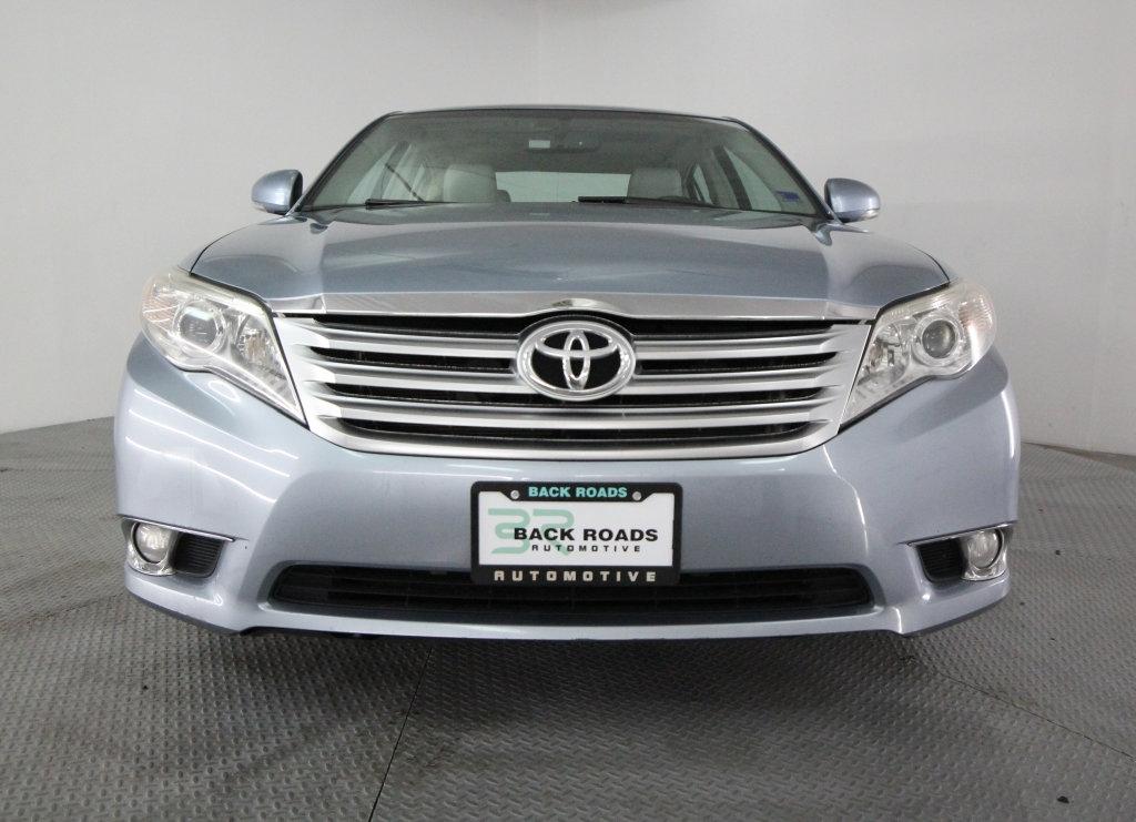 Toyota Avalon 4dr Sdn (Natl) 2012