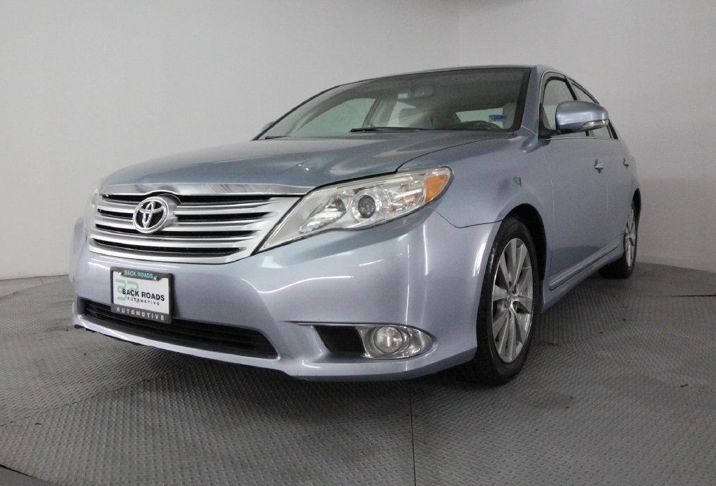 Toyota Avalon 4dr Sdn (Natl) 2012
