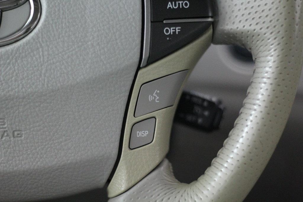 Toyota Avalon 4dr Sdn (Natl) 2012