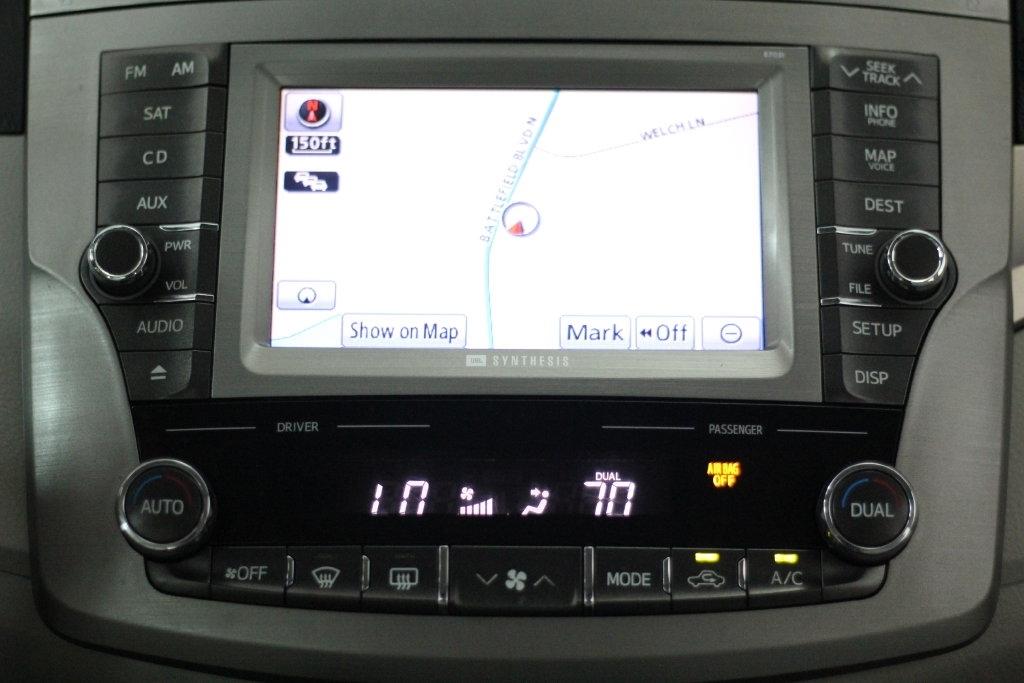 Toyota Avalon 4dr Sdn (Natl) 2012