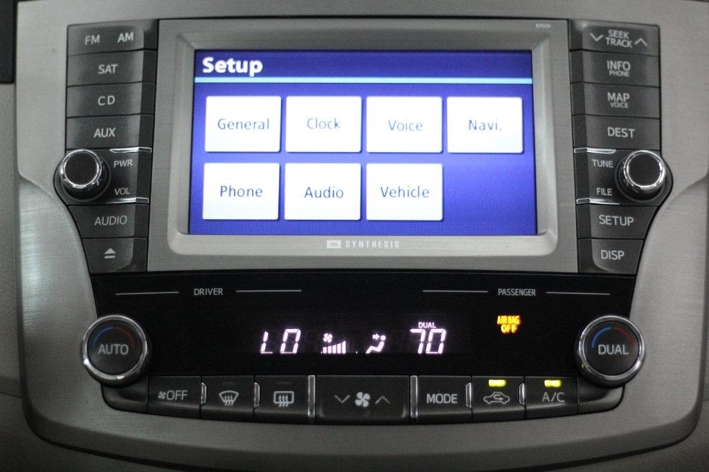 Toyota Avalon 4dr Sdn (Natl) 2012