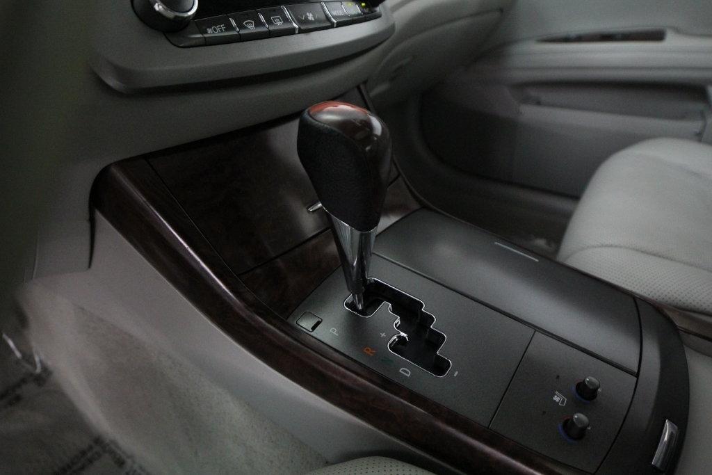 Toyota Avalon 4dr Sdn (Natl) 2012