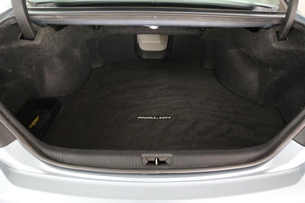 Toyota Avalon 4dr Sdn (Natl) 2012