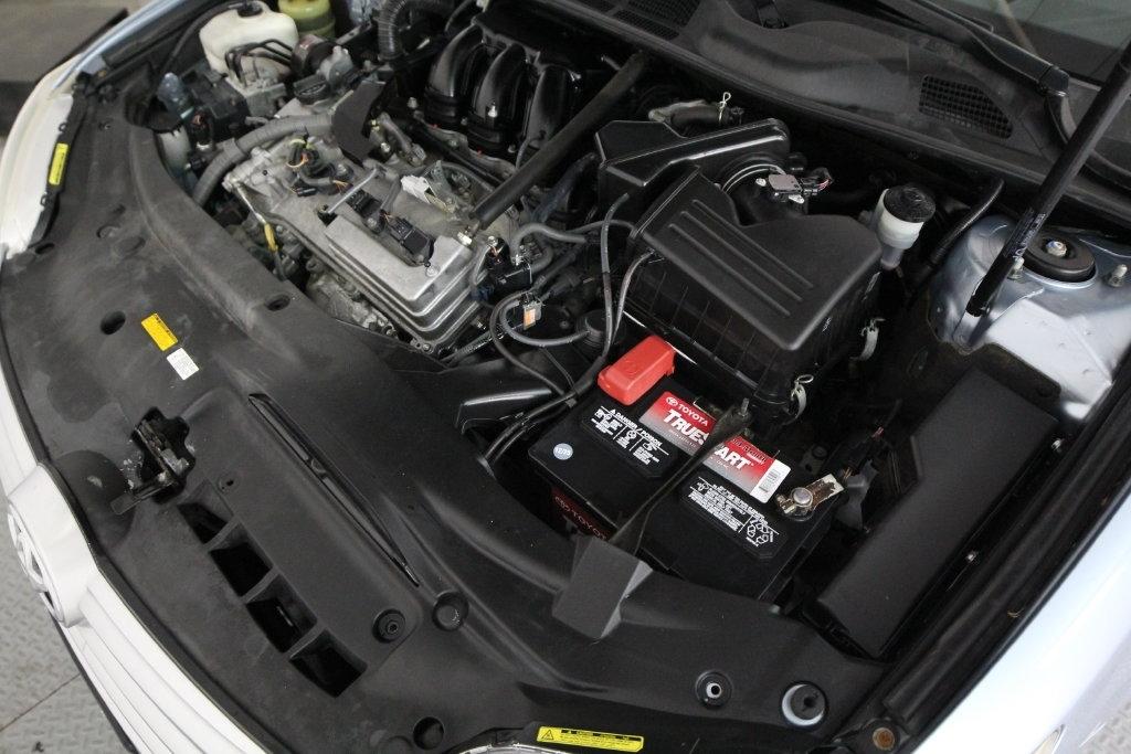 Toyota Avalon 4dr Sdn (Natl) 2012