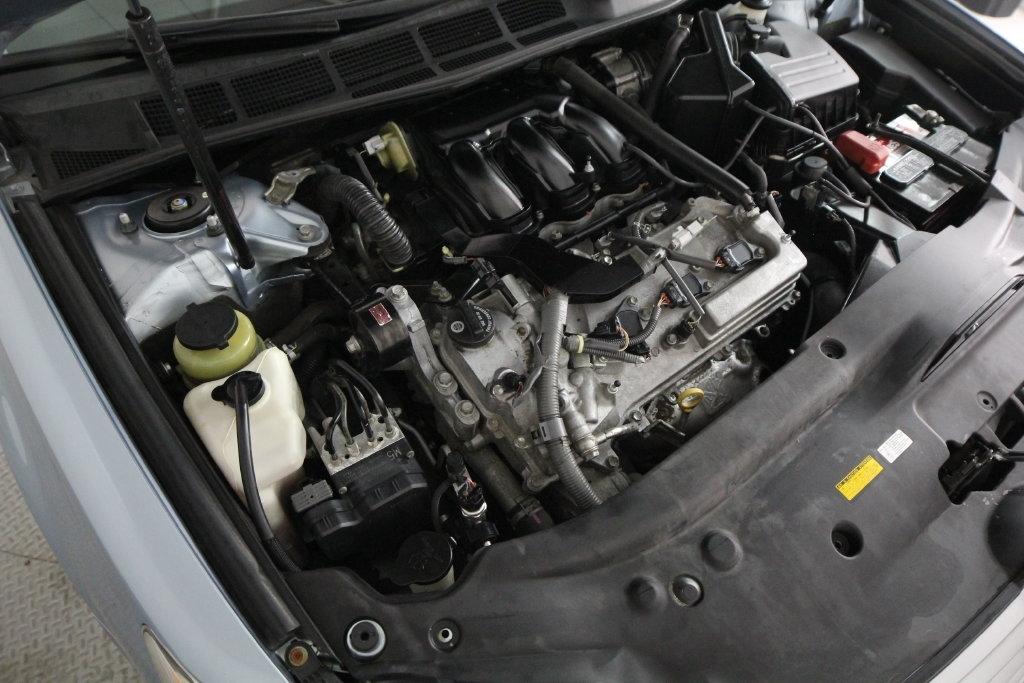 Toyota Avalon 4dr Sdn (Natl) 2012