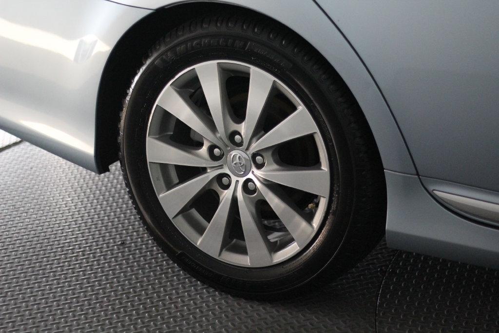 Toyota Avalon 4dr Sdn (Natl) 2012