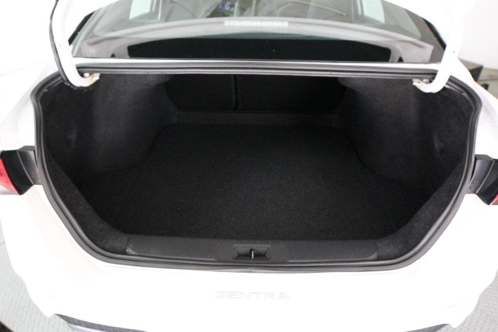 Nissan Sentra SR CVT 2022