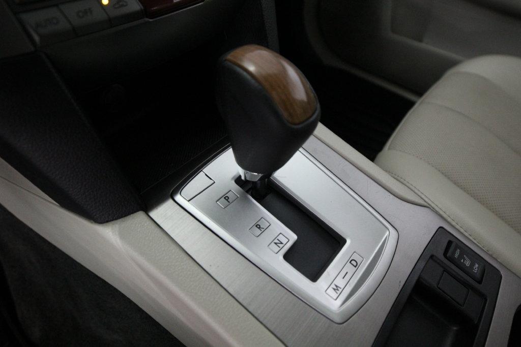 Subaru Outback 4dr Wgn H4 Auto 2.5i Limited 2014