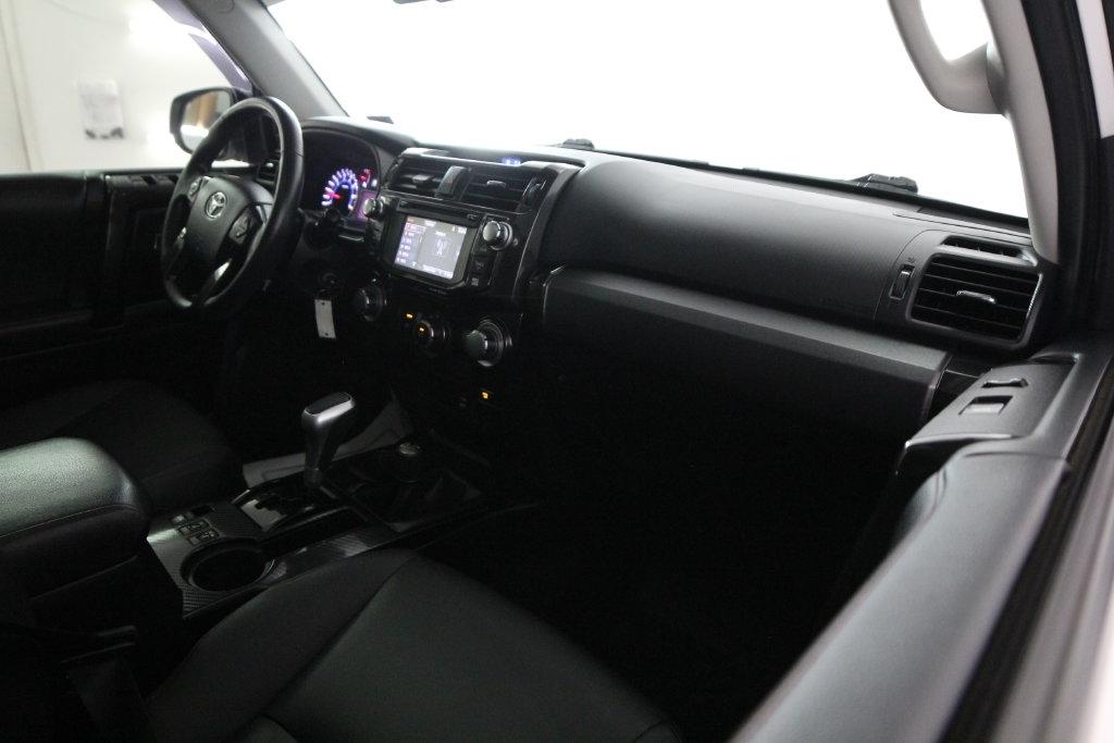 Toyota 4Runner TRD Off Road Premium 4WD (Natl) 2019