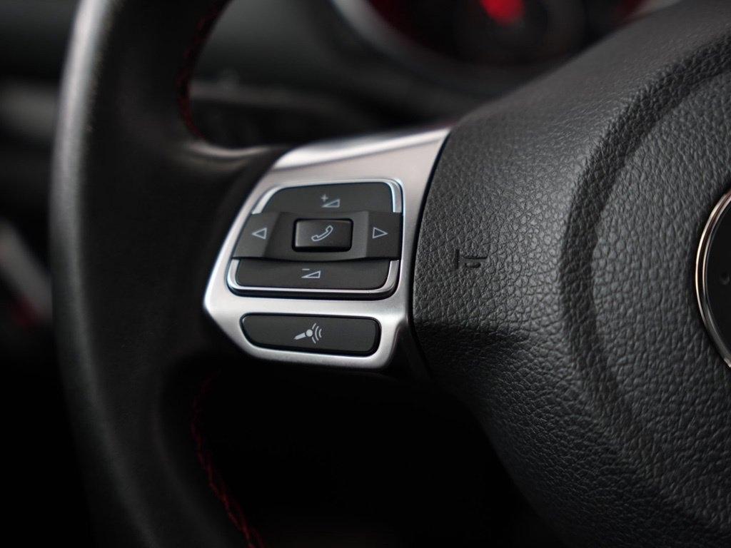 Volkswagen GTI 4dr HB Man w/Sunroof & Navi PZEV 2012