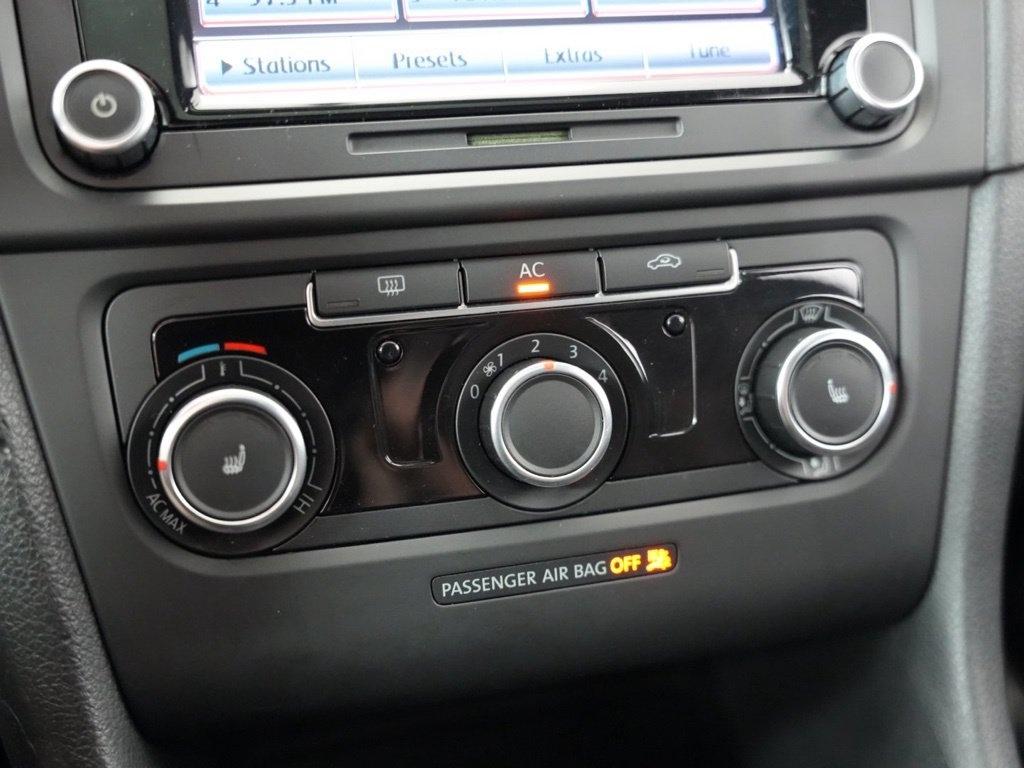 Volkswagen GTI 4dr HB Man w/Sunroof & Navi PZEV 2012