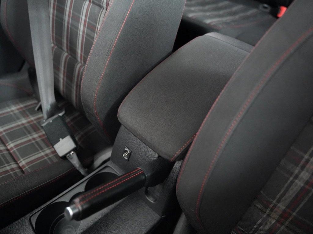 Volkswagen GTI 4dr HB Man w/Sunroof & Navi PZEV 2012