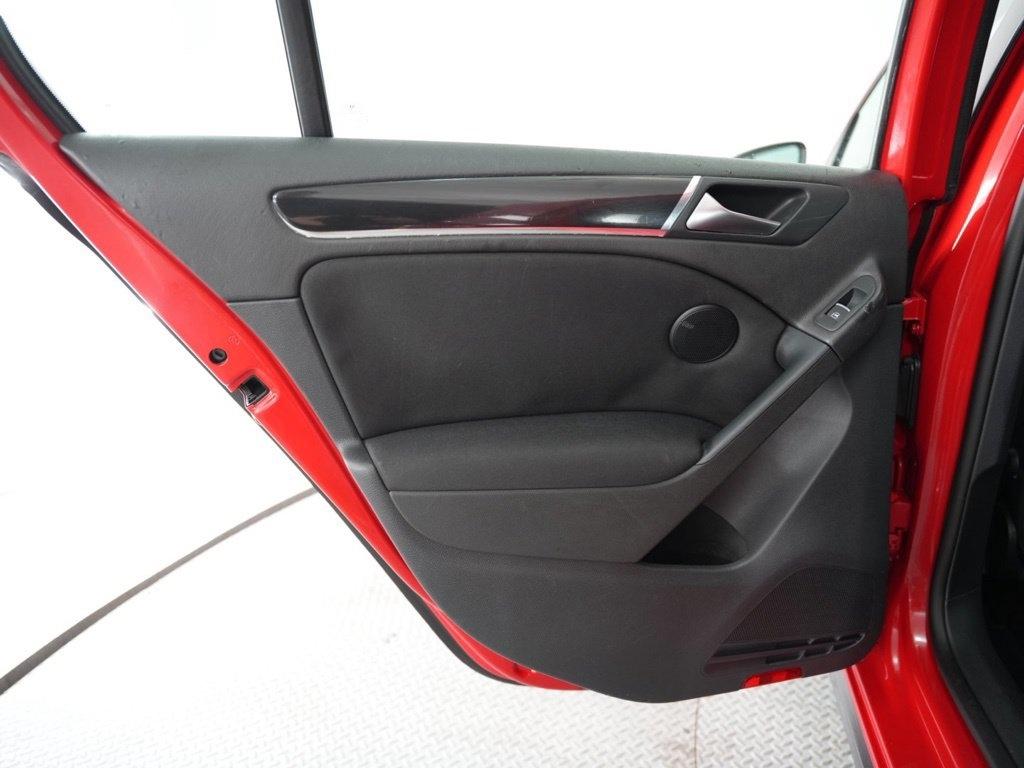 Volkswagen GTI 4dr HB Man w/Sunroof & Navi PZEV 2012