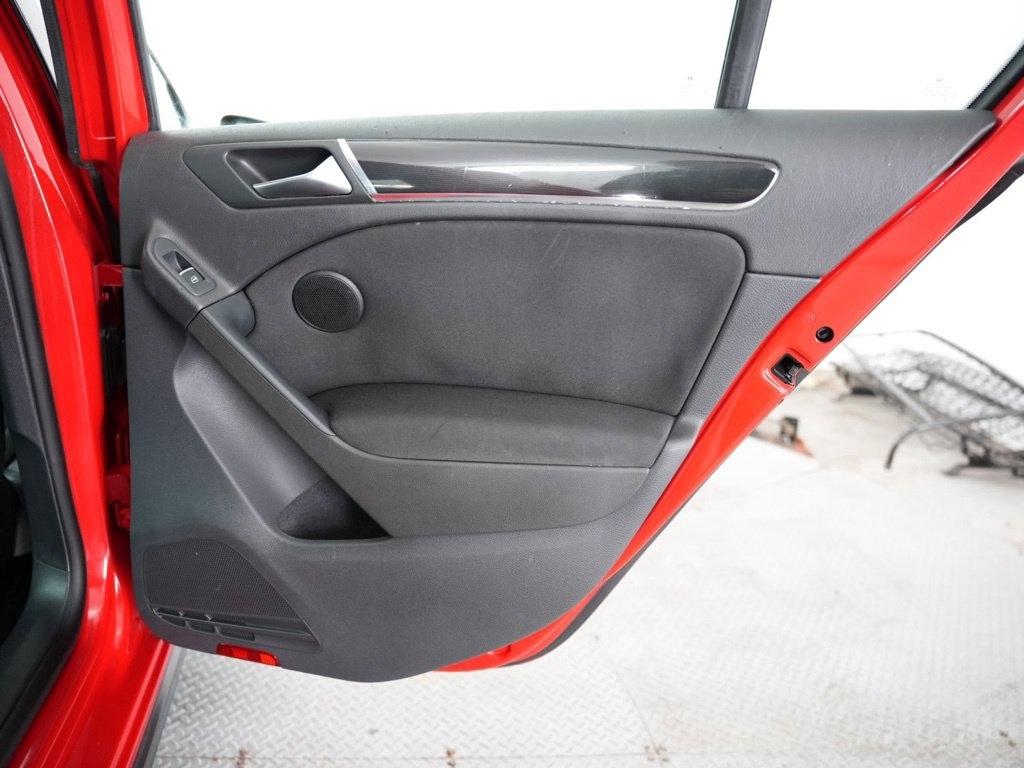 Volkswagen GTI 4dr HB Man w/Sunroof & Navi PZEV 2012