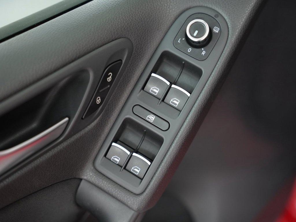 Volkswagen GTI 4dr HB Man w/Sunroof & Navi PZEV 2012