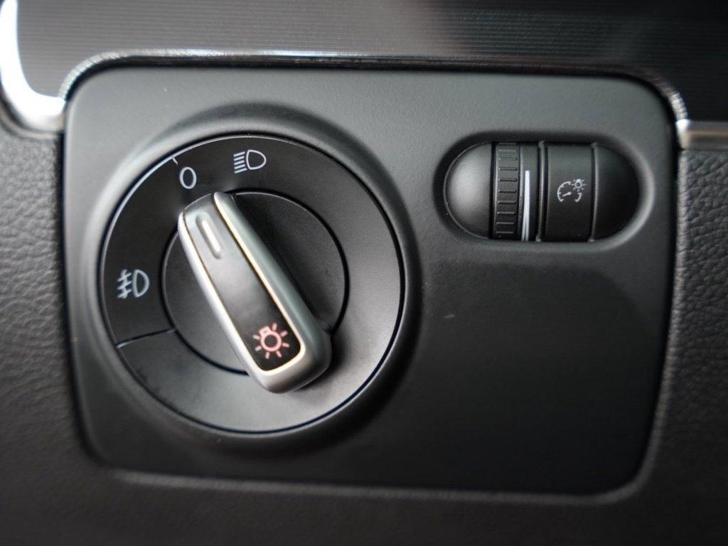 Volkswagen GTI 4dr HB Man w/Sunroof & Navi PZEV 2012