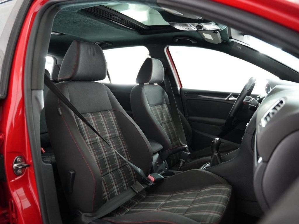 Volkswagen GTI 4dr HB Man w/Sunroof & Navi PZEV 2012