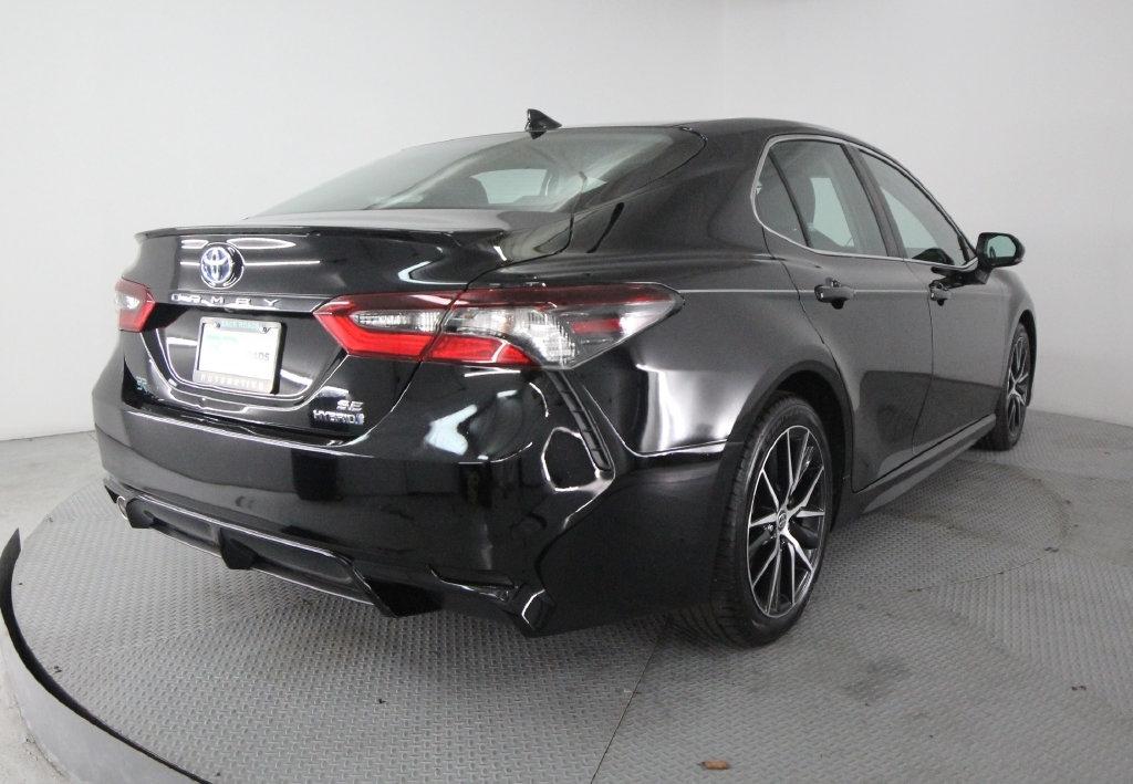 Toyota Camry Hybrid SE CVT (Natl) 2022