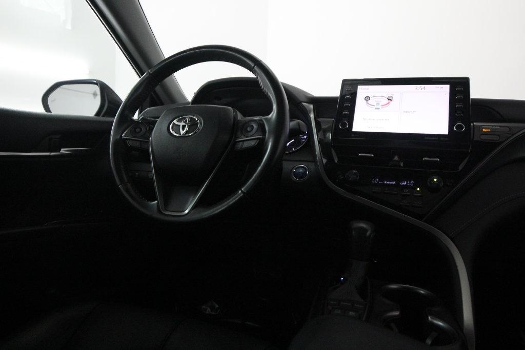 Toyota Camry Hybrid SE CVT (Natl) 2022